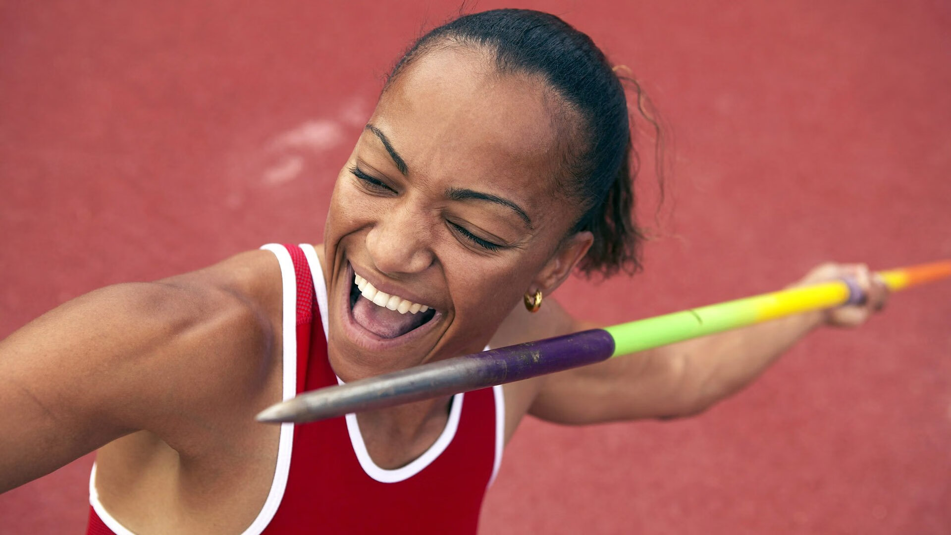 国际田径锦标赛选手表现抢眼,国际田径比赛最新规则